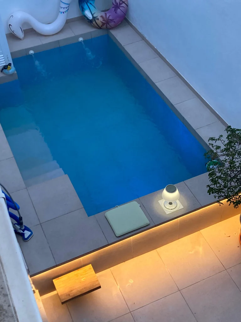piscina urbana a medida vista 1 construcciones agustin valverde lucena